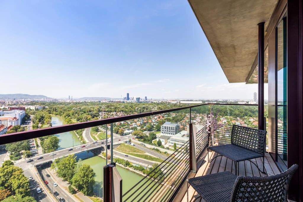 Design Apartment With Amazing View Over Wien Exterior foto
